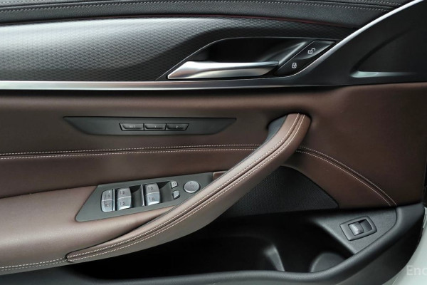 2023 BMW 5 серии с пробегом 23 966 км