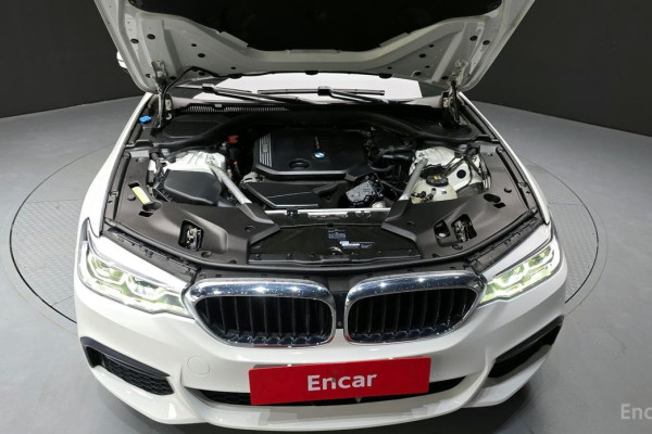 2020 BMW 5 серии с пробегом 121 247 км