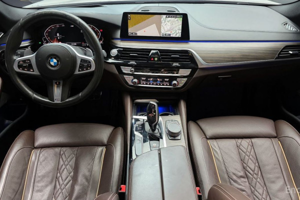 2020 BMW 5 серии с пробегом 121 247 км