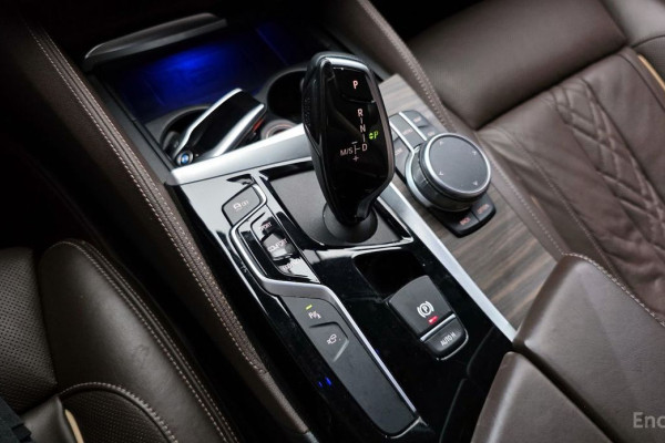 2020 BMW 5 серии с пробегом 121 247 км