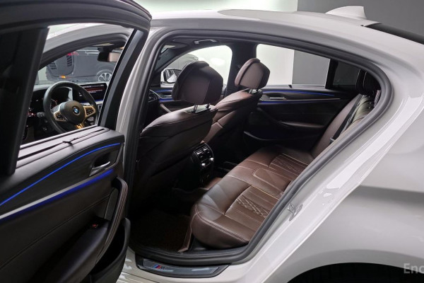 2020 BMW 5 серии с пробегом 121 247 км