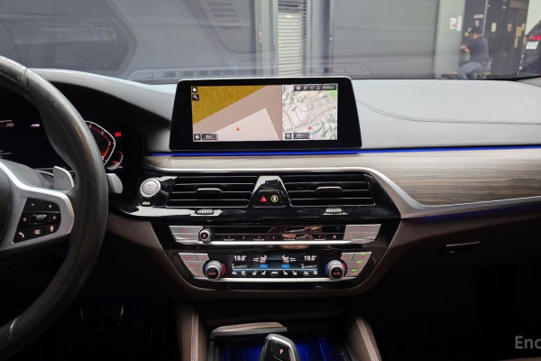 2020 BMW 5 серии с пробегом 121 247 км