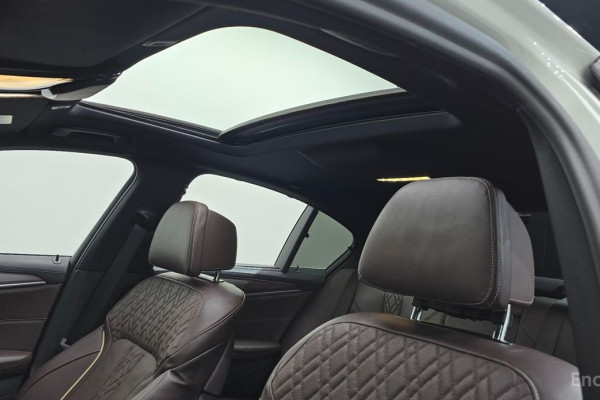2020 BMW 5 серии с пробегом 105 023 км