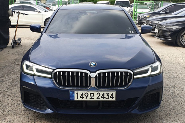 2021 BMW 5 серии с пробегом 22 020 км
