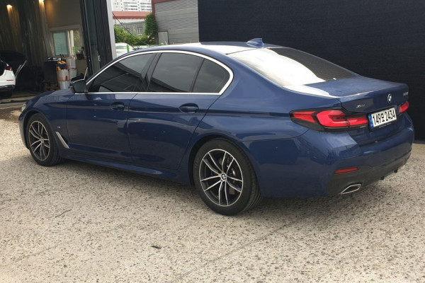 2021 BMW 5 серии с пробегом 22 020 км