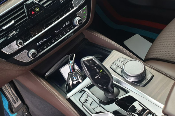 2021 BMW 5 серии с пробегом 22 020 км