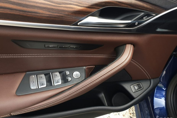 2021 BMW 5 серии с пробегом 22 020 км