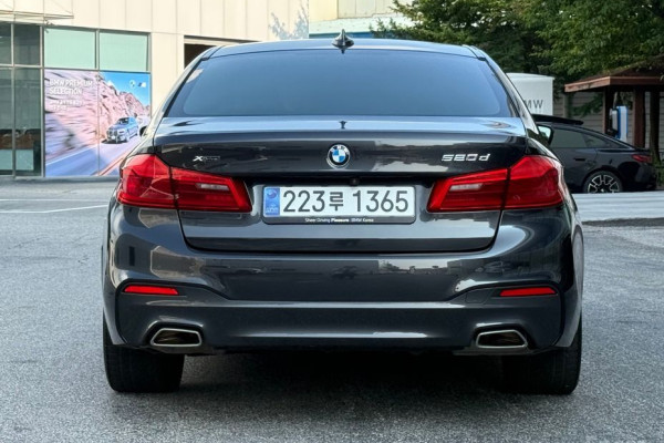 2020 BMW 5 серии с пробегом 111 389 км