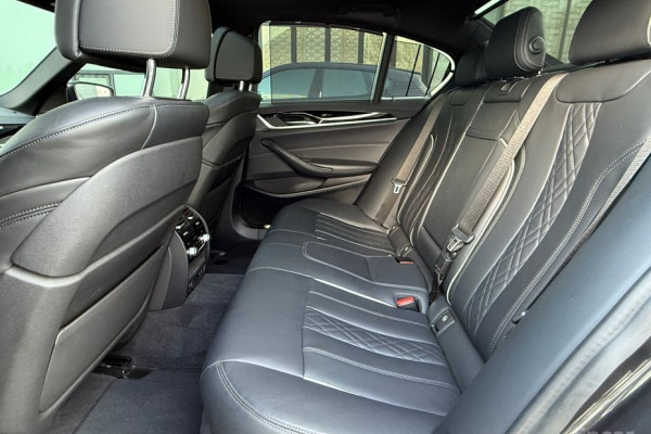 2020 BMW 5 серии с пробегом 111 389 км
