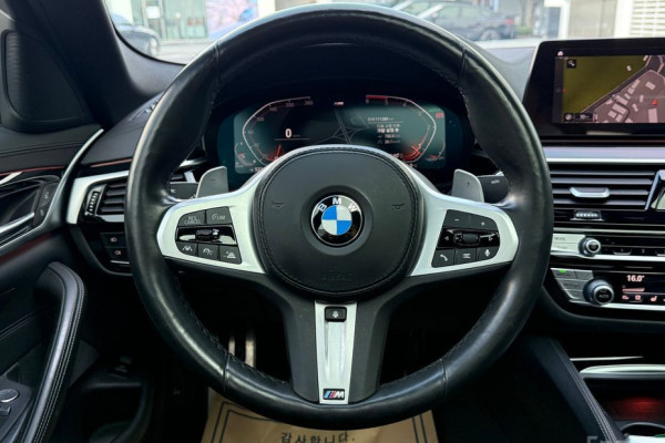 2020 BMW 5 серии с пробегом 111 389 км