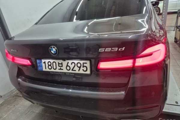 2021 BMW 5 серии с пробегом 159 296 км
