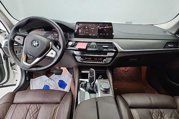 2020 BMW 5 серии с пробегом 118 634 км