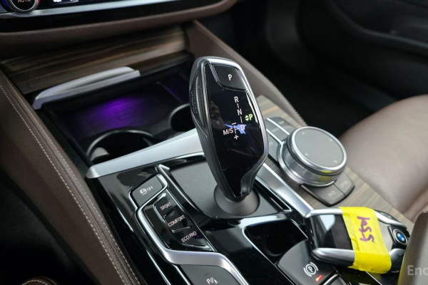 2020 BMW 5 серии с пробегом 121 410 км