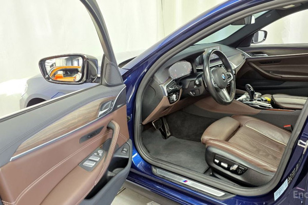 2020 BMW 5 серии с пробегом 121 410 км