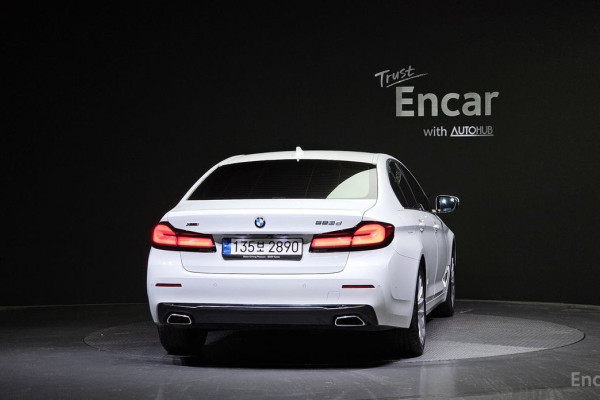 2022 BMW 5 серии с пробегом 54 767 км