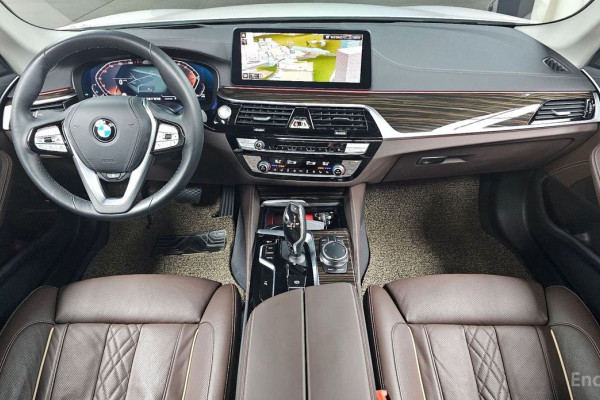 2022 BMW 5 серии с пробегом 54 767 км