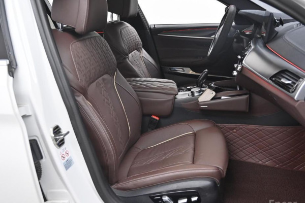 2023 BMW 5 серии с пробегом 20 892 км