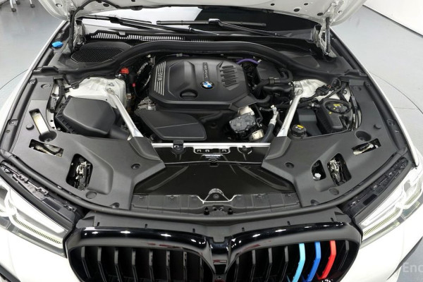 2022 BMW 5 серии с пробегом 70 886 км