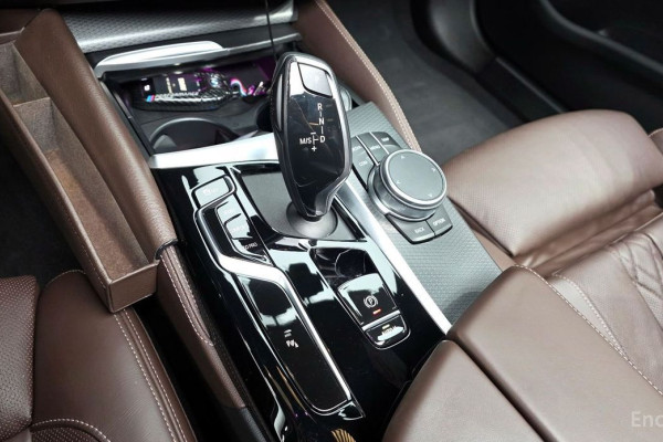 2022 BMW 5 серии с пробегом 70 886 км