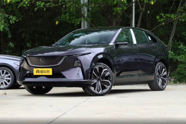 2025 Mazda EZ-60 без пробега