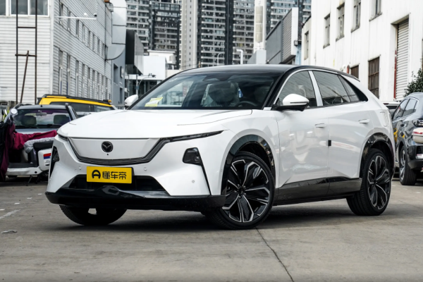 2025 Mazda EZ-60 без пробега