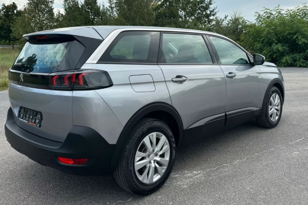 2021 Peugeot 5008 с пробегом 120 000 км