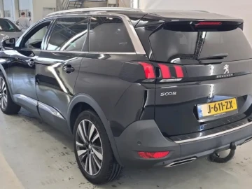 2021 Peugeot 5008 с пробегом 140 000 км