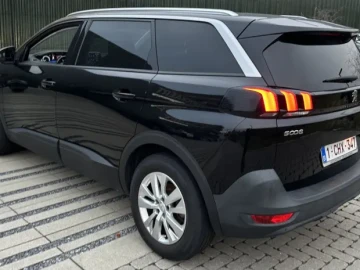 2021 Peugeot 5008 с пробегом 98 000 км