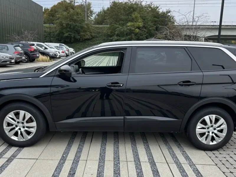 2021 Peugeot 5008 с пробегом 98 000 км