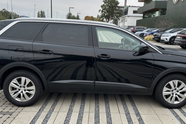 2021 Peugeot 5008 с пробегом 98 000 км
