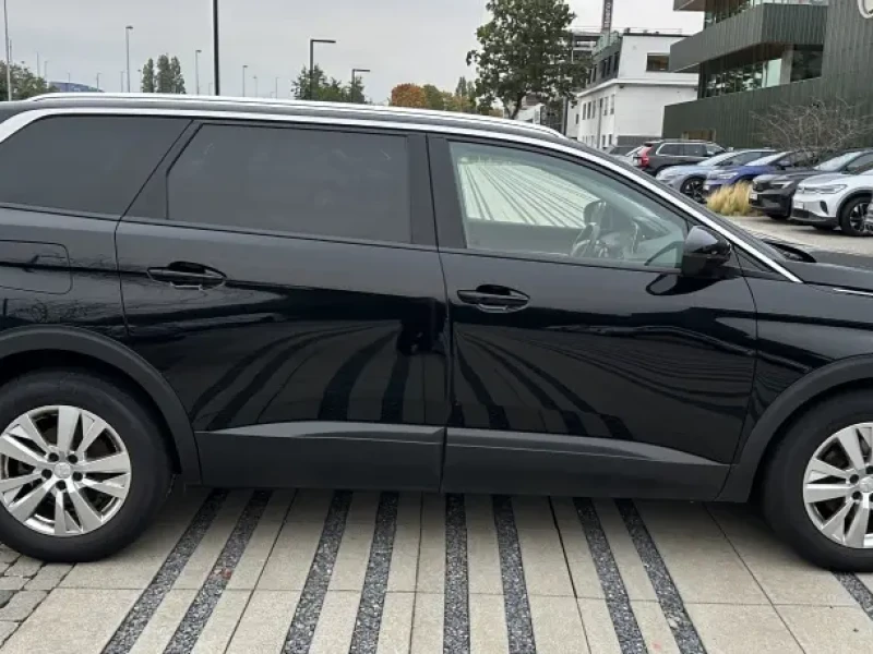 2021 Peugeot 5008 с пробегом 98 000 км