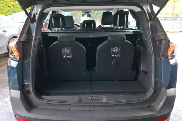 2022 Peugeot 5008 с пробегом 138 000 км