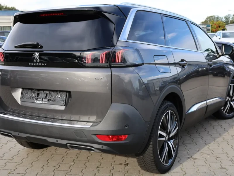2021 Peugeot 5008 с пробегом 120 000 км