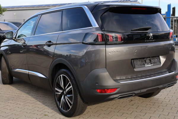 2021 Peugeot 5008 с пробегом 120 000 км