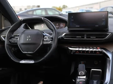 2021 Peugeot 5008 с пробегом 120 000 км