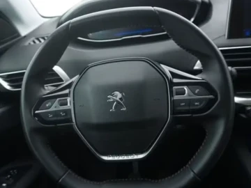 2022 Peugeot 3008 с пробегом 73 000 км