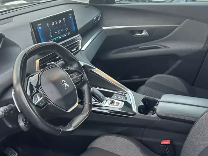 2021 Peugeot 3008 с пробегом 91 000 км