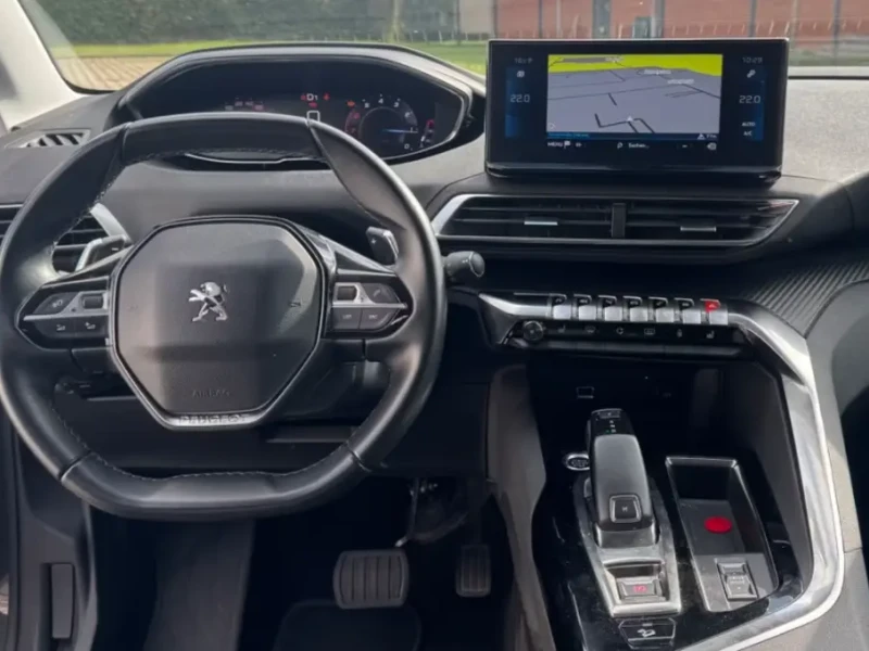 2021 Peugeot 3008 с пробегом 105 000 км