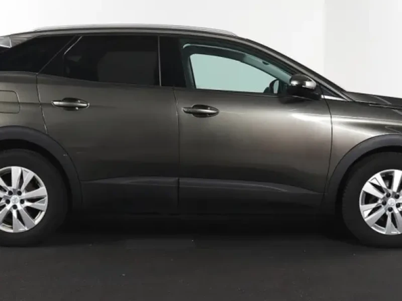 2021 Peugeot 3008 с пробегом 95 000 км