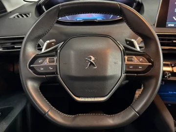 2021 Peugeot 3008 с пробегом 95 000 км
