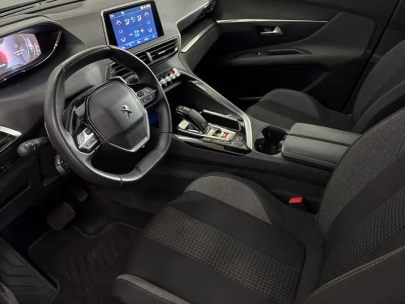 2021 Peugeot 3008 с пробегом 95 000 км