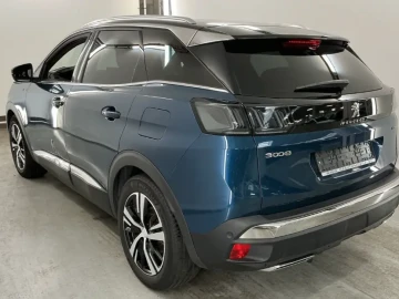 2023 Peugeot 3008 с пробегом 31 000 км