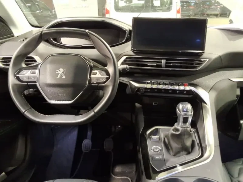 2021 Peugeot 3008 с пробегом 34 000 км