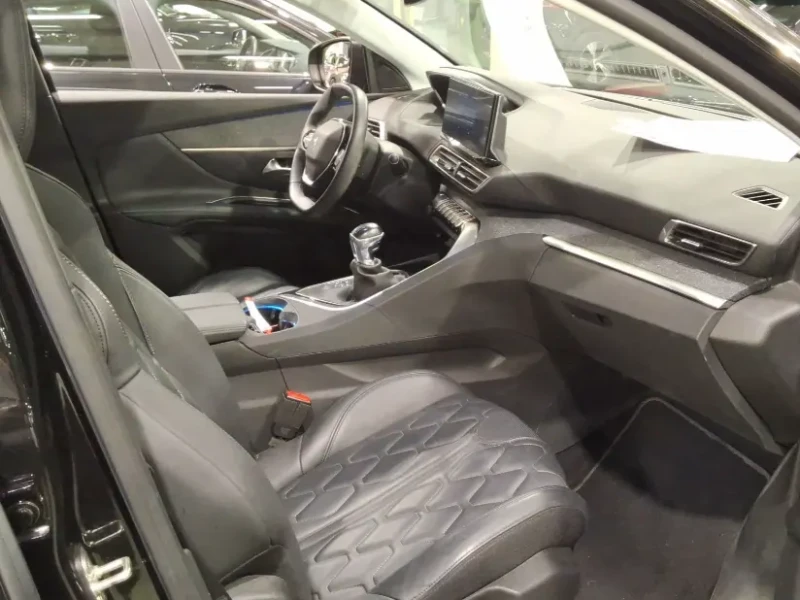 2021 Peugeot 3008 с пробегом 34 000 км