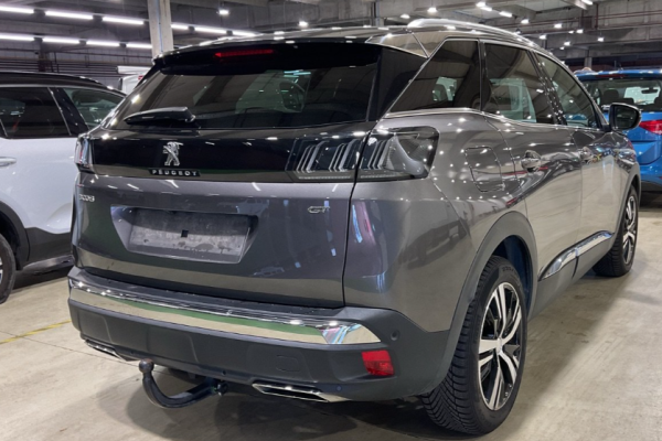2021 Peugeot 3008 с пробегом 99 000 км