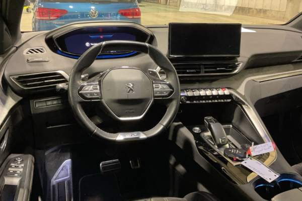 2021 Peugeot 3008 с пробегом 99 000 км