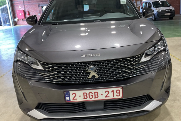 2021 Peugeot 3008 с пробегом 99 000 км
