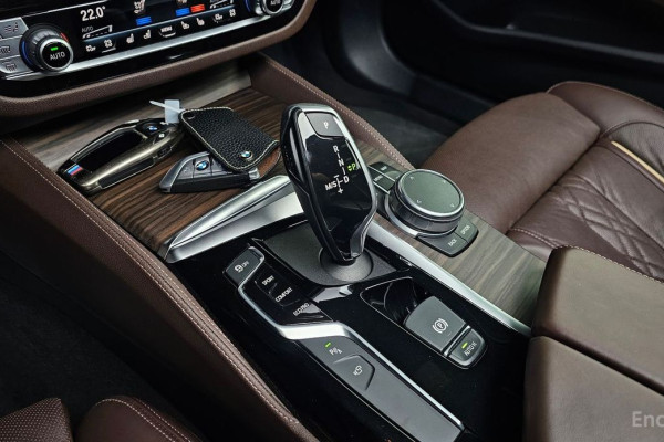 2020 BMW 5 серии с пробегом 67 629 км