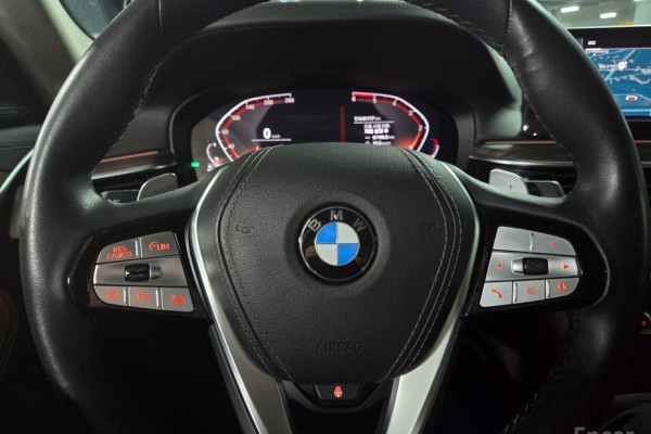 2020 BMW 5 серии с пробегом 61 115 км