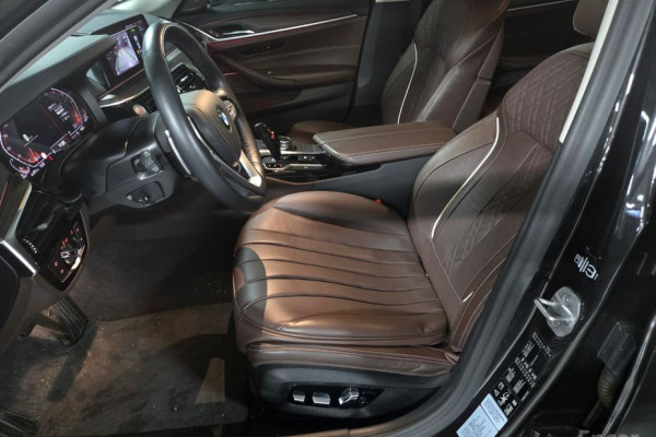 2020 BMW 5 серии с пробегом 61 115 км
